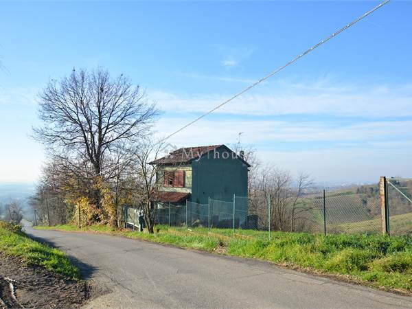 Villa indipedente in collina