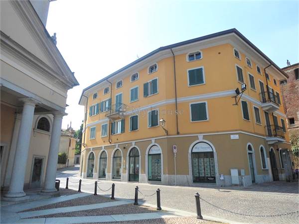 TRA CASTELLO E CHIESA