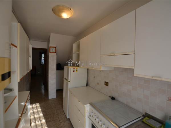 Casa semi-indipendente in centro con rustici e giardino