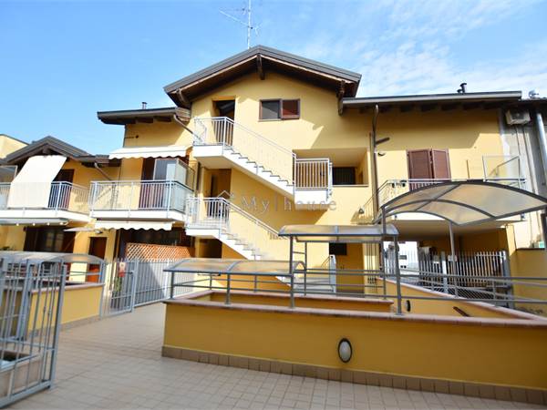 Appartamento Trilocale in Centro con ampio Box