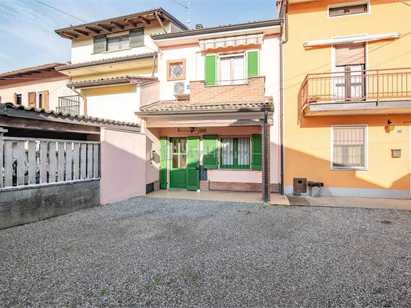 Porzione di Casa in vendita a Chignolo Po