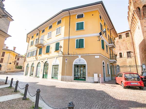 MONOLOCALE IN CENTRO